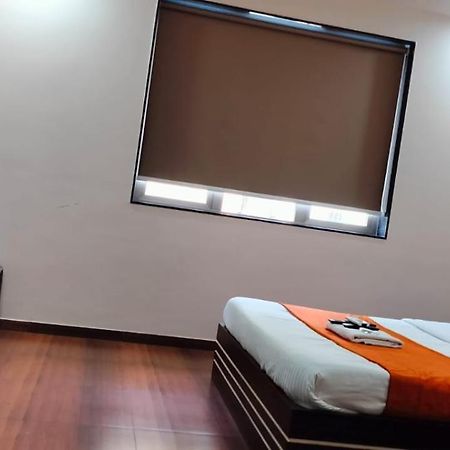 Hotel Raviraj Palace Rajkot Eksteriør billede
